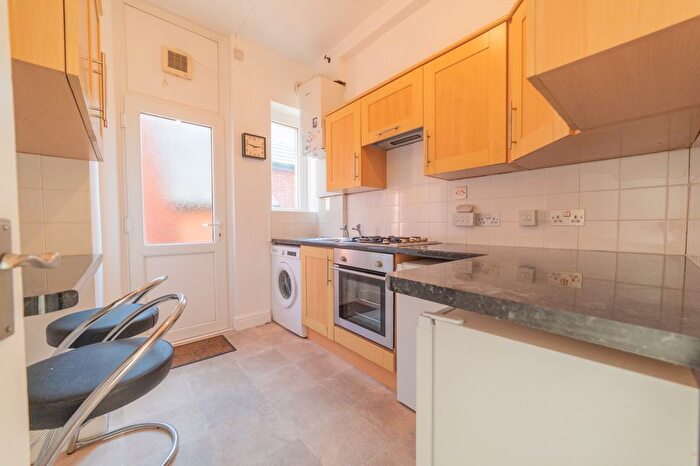 1 Bedroom Flat For Sale In Monthermer Road, Cathays, CF24