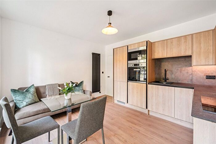 1 Bedroom Flat To Rent In Sussex Gardens, London, W2