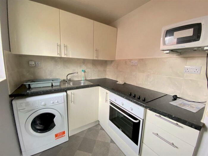 Studio To Rent In St. Brides Gardens, Newport, NP20