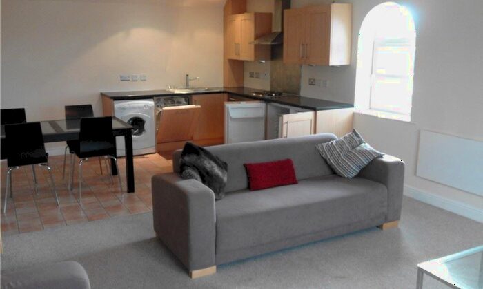 2 Bedroom Penthouse To Rent In Chorlton Height, Manchester, M21