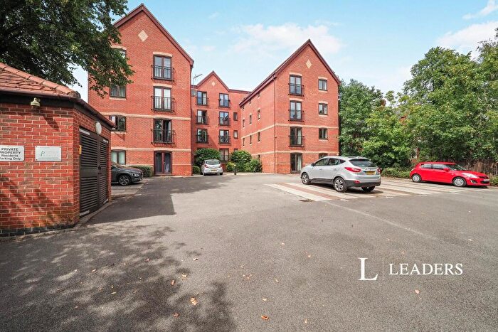 2 Bedroom Flat To Rent In Vivian Avenue, NG5