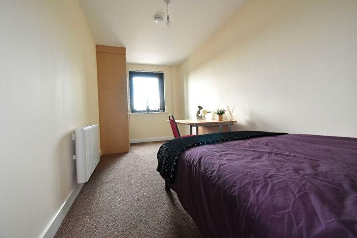 4 Bedroom Flat To Rent In Fitzwilliam Street, Sheffield, S1