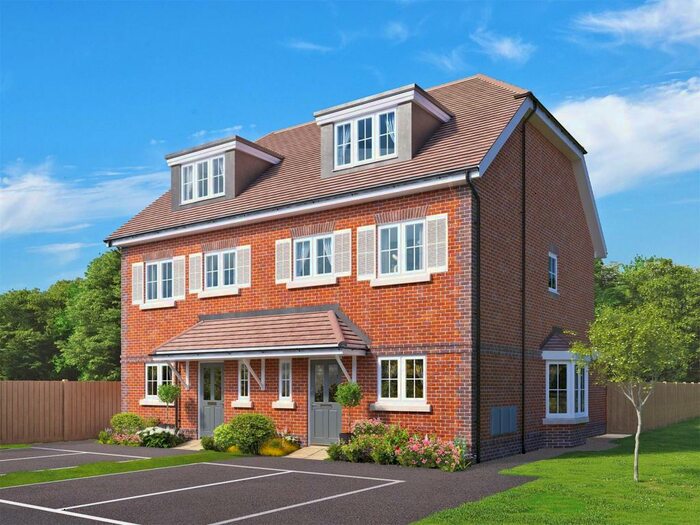 4 Bedroom Detached House For Sale In Livingstone Road, Caterham, Surrey
