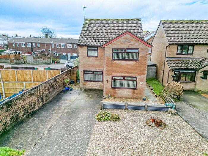 4 Bedroom Detached House For Sale In The Heathers, Barry, CF62