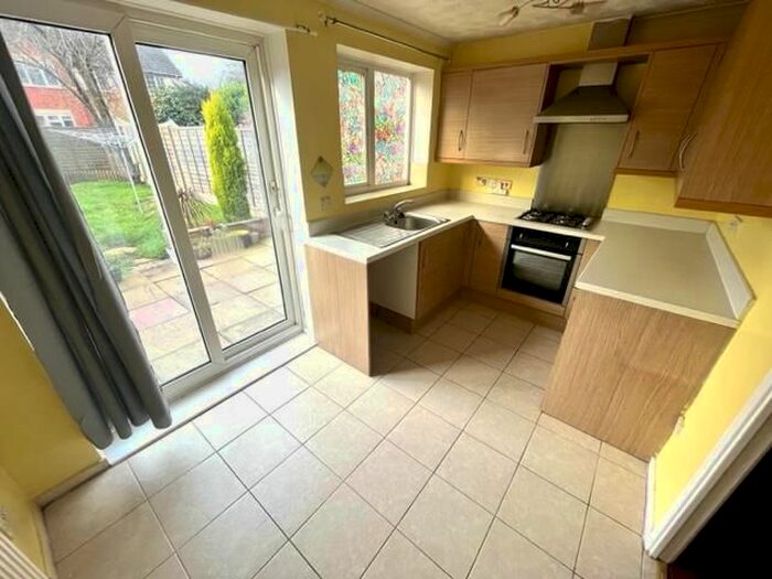 2 Bedroom Property To Rent In Wenyon Close, Tipton, DY4