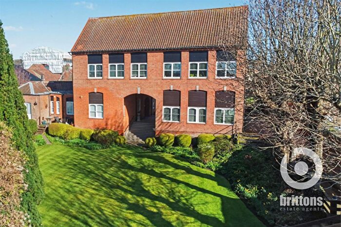 2 Bedroom Flat For Sale In Old School Court, King's Lynn, PE30