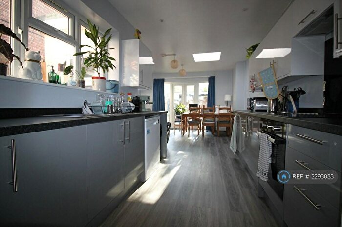 6 Bedroom Terraced House To Rent In Milton Road, Southampton, SO15