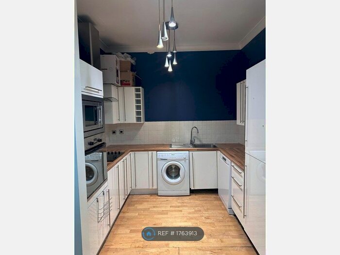 2 Bedroom Flat To Rent In Velvet House, Manchester, M1