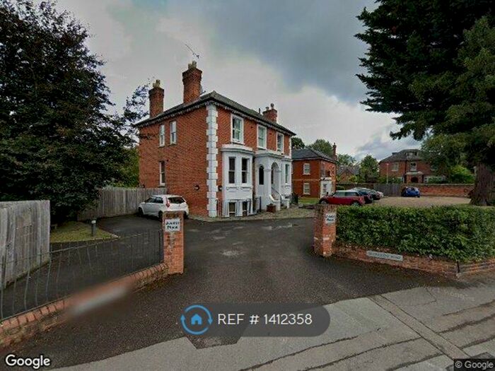 2 Bedroom Flat To Rent In Aviator Place, Reading, RG1