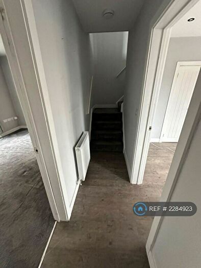 3 Bedroom Semi-Detached House To Rent In Barry Road, Brimington, Chesterfield, S43