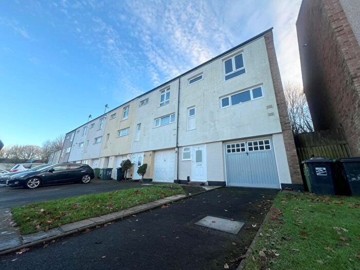 3 Bedroom House To Rent In Highland Way, Redditch, B98