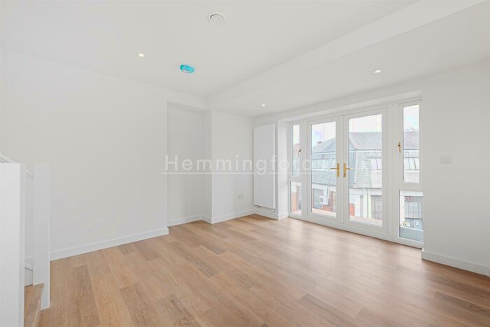 1 Bedroom Apartment To Rent In Finchley Road, Golders Green, NW11