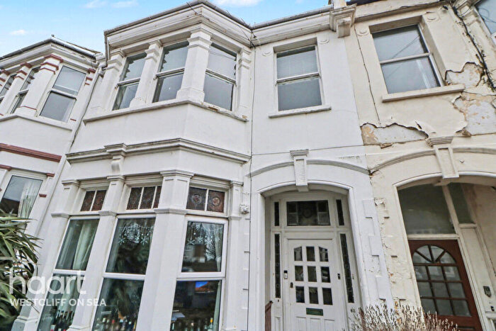 2 Bedroom Flat For Sale In Seaforth Road, Westcliff-On-Sea, SS0