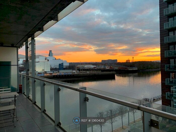 2 Bedroom Flat To Rent In Meadowside Quay Walk, Glasgow, G11