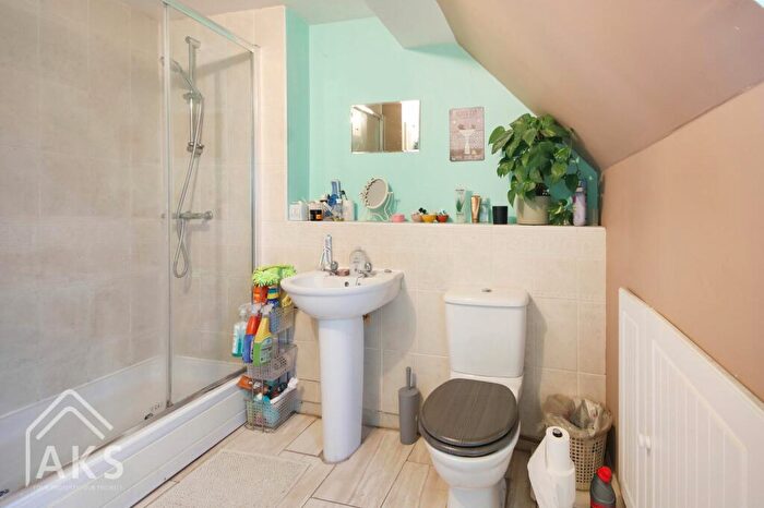 3 Bedroom End Of Terrace House For Sale In Avon Way, Hilton, DE65