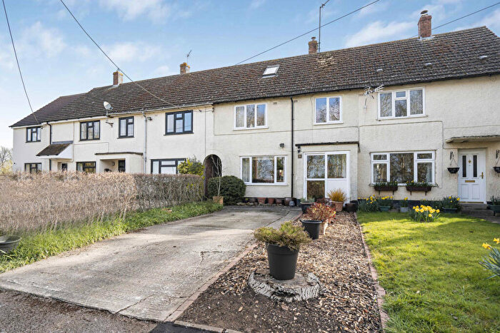 4 Bedroom Terraced House For Sale In Glen Close, Bicester, OX27
