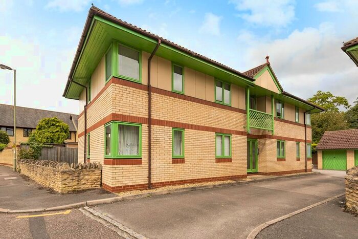 1 Bedroom Flat To Rent In Victoria Court, Bicester, OX26