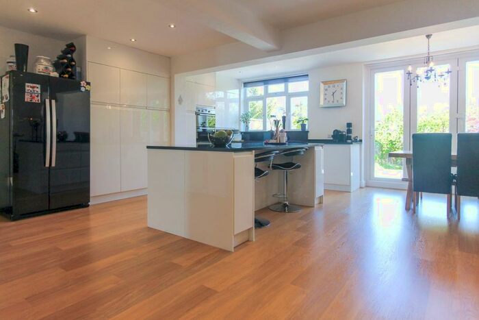 3 Bedroom Semi-Detached House To Rent In Edgwarebury Gardens, Edgware, HA8