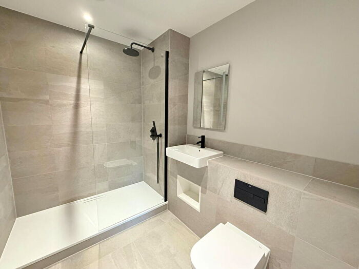 2 Bedroom Apartment For Sale In The Pressworks, Northwood Street, Jewellery Quarter, B3