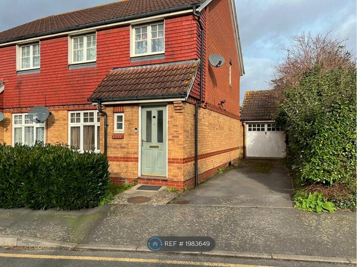 3 Bedroom Semi-Detached House To Rent In Ruffle Close, West Drayton, UB7