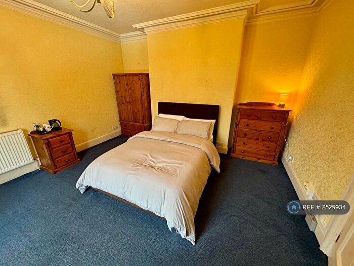 4 Bedroom Flat To Rent In Birmingham, Birmingham, B5