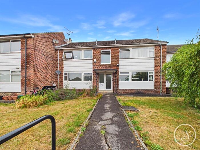 1 Bedroom Flat For Sale In Falkland Court, Leeds, LS17