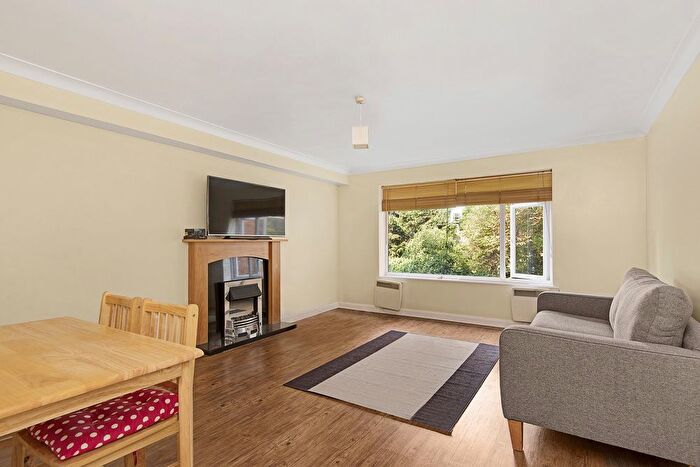 2 Bedroom Flat To Rent In Denmark Avenue, London, SW19