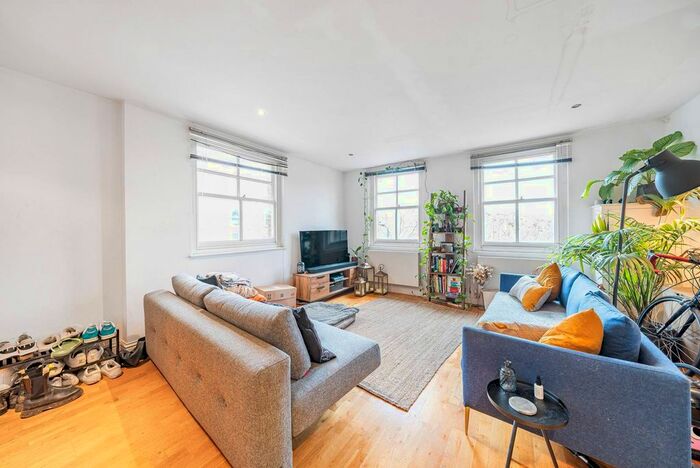2 Bedroom Flat To Rent In Manor Road, Stoke Newington, London, N16