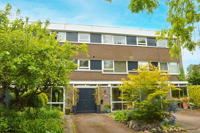 4 Bedroom Terraced House For Sale In Llewelyn Court, Stoneygate, Leicester, LE2