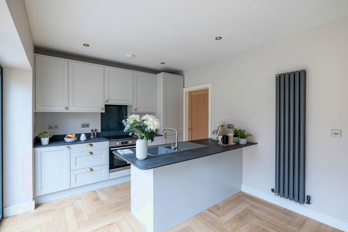 4 Bedroom Semi-Detached House To Rent In Grove Lane, Coulsdon, CR5