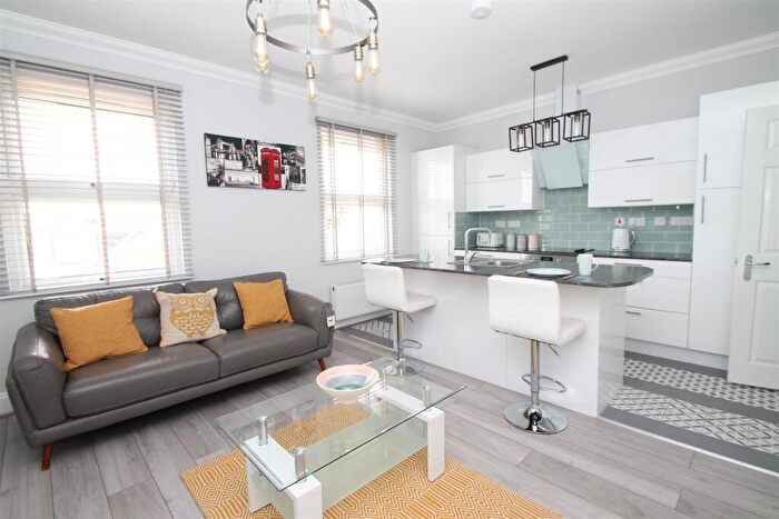 2 Bedroom Flat To Rent In Baker Street, Enfield, EN1