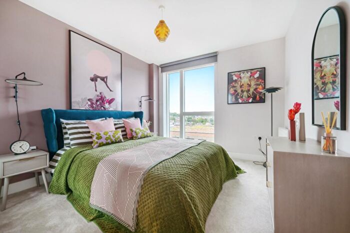 2 Bedroom Apartment To Rent In Marketfield Way Redhill, RH1