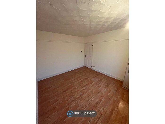 3 Bedroom Detached House To Rent In Wyvern Avenue, Leicester, LE4