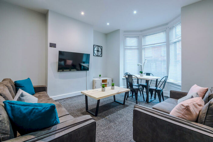 6 Bedroom Terraced House To Rent In Norwood Terrace, Leeds, LS6