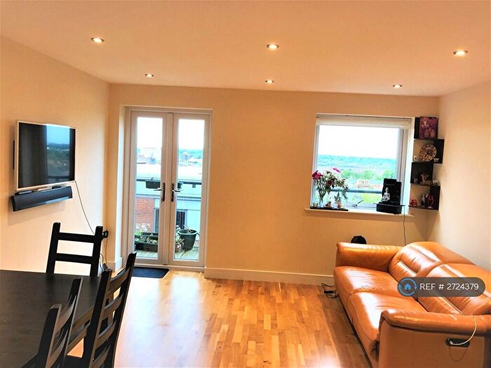 2 Bedroom Flat To Rent In One-Fifty, Swindon, SN1