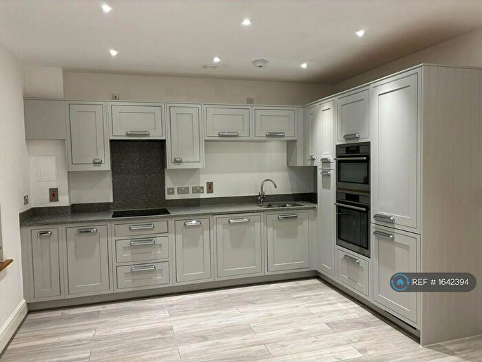 2 Bedroom Flat To Rent In Bromley, Bromley, BR1