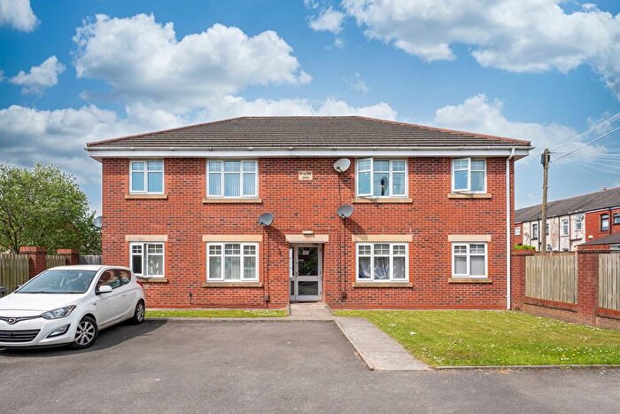2 Bedroom Flat To Rent In Park Court, WN2