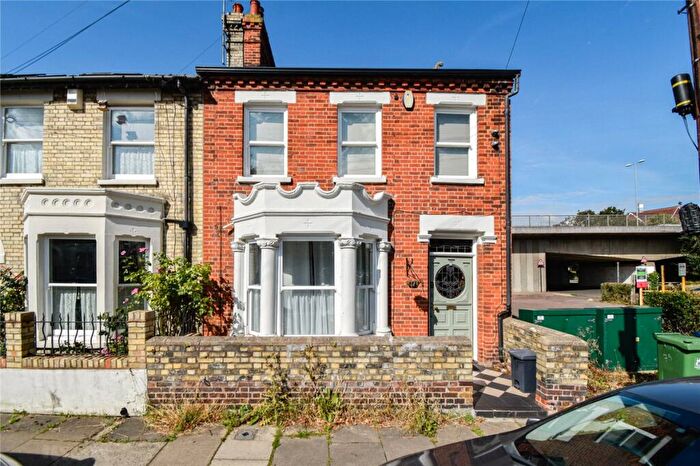 4 Bedroom End Of Terrace House To Rent In Abbey Road, Cambridge, CB5