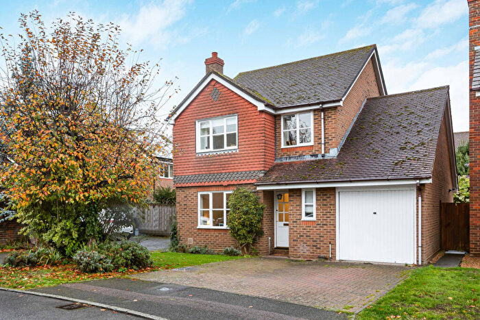 4 Bedroom Detached House For Sale In Queens Court, Bicester, OX26