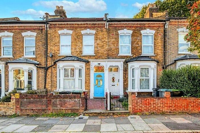 3 Bedroom Flat To Rent In Beaconsfield Road, London, N15