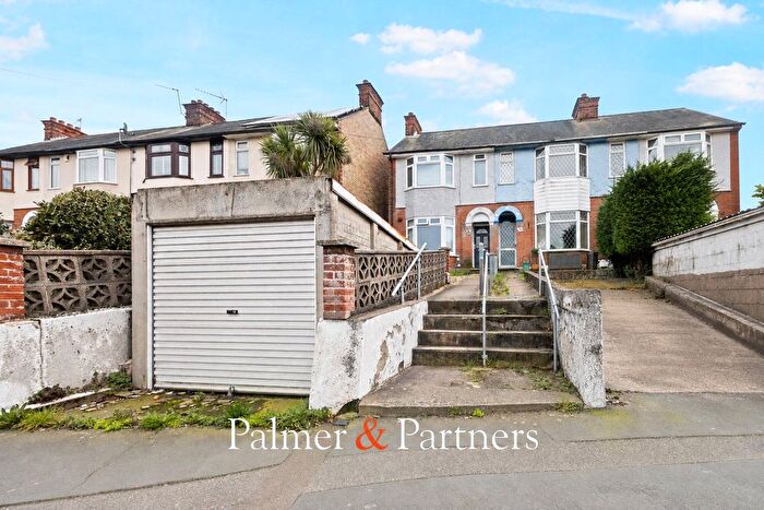 3 Bedroom End Of Terrace House For Sale In Ipswich Road, Colchester, Essex, CO4