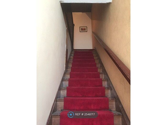 2 Bedroom Flat To Rent In High Road, London, N20