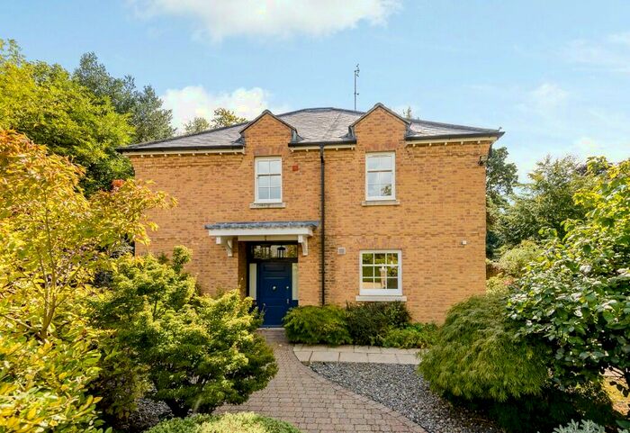 4 Bedroom Detached House To Rent In Hatton Cote House, Hatton Hill, Windlesham, Surrey, GU20
