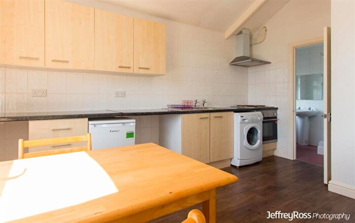 1 Bedroom Flat To Rent In Newport Road, Roath, CF24