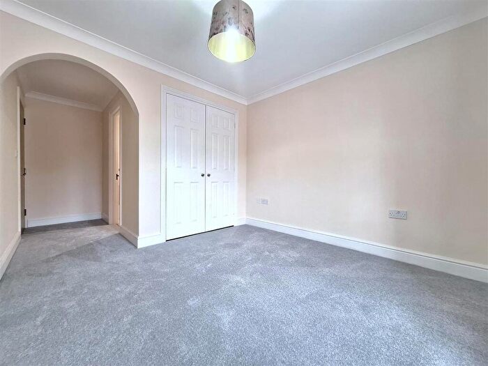 2 Bedroom Apartment To Rent In Castle Street, Reading, RG1