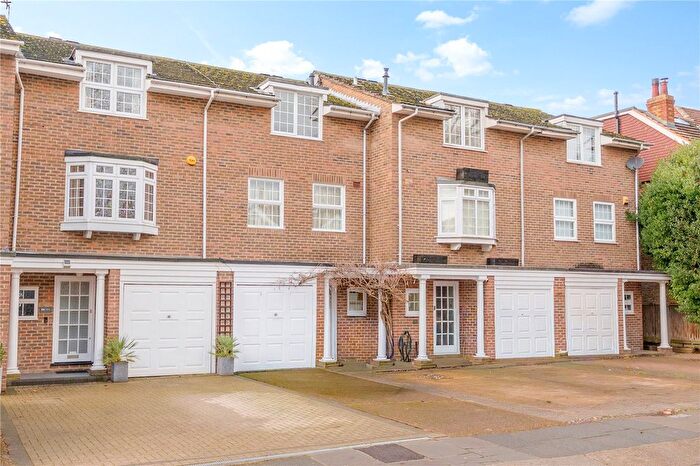 4 Bedroom Terraced House For Sale In Clifden Road, Twickenham, TW1