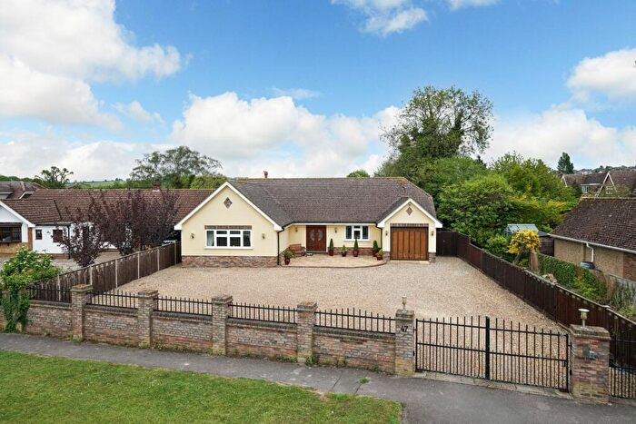 6 Bedroom Detached Bungalow For Sale In Wellhead Road, Totternhoe, LU6