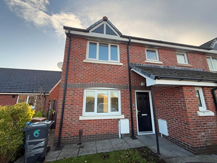 3 Bedroom End Of Terrace House To Rent In Peg Way, Warton, PR4