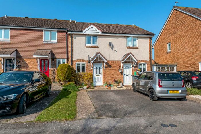2 Bedroom Terraced House For Sale In Stonechat Close, Petersfield, GU31