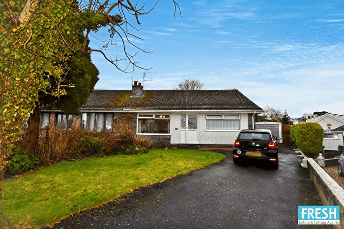 3 Bedroom Bungalow For Sale In Cefn Draw, Three Crosses, Swansea, SA4